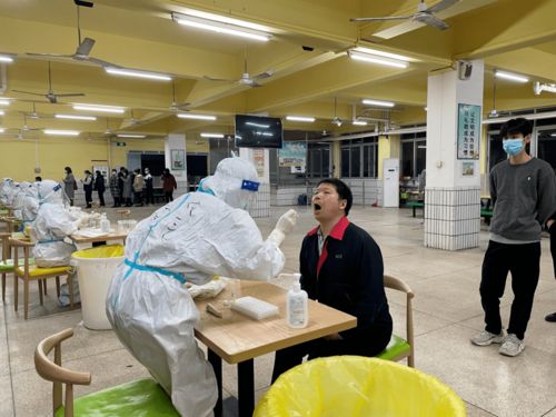 硬核服務 深入廠企,核酸檢測送上門